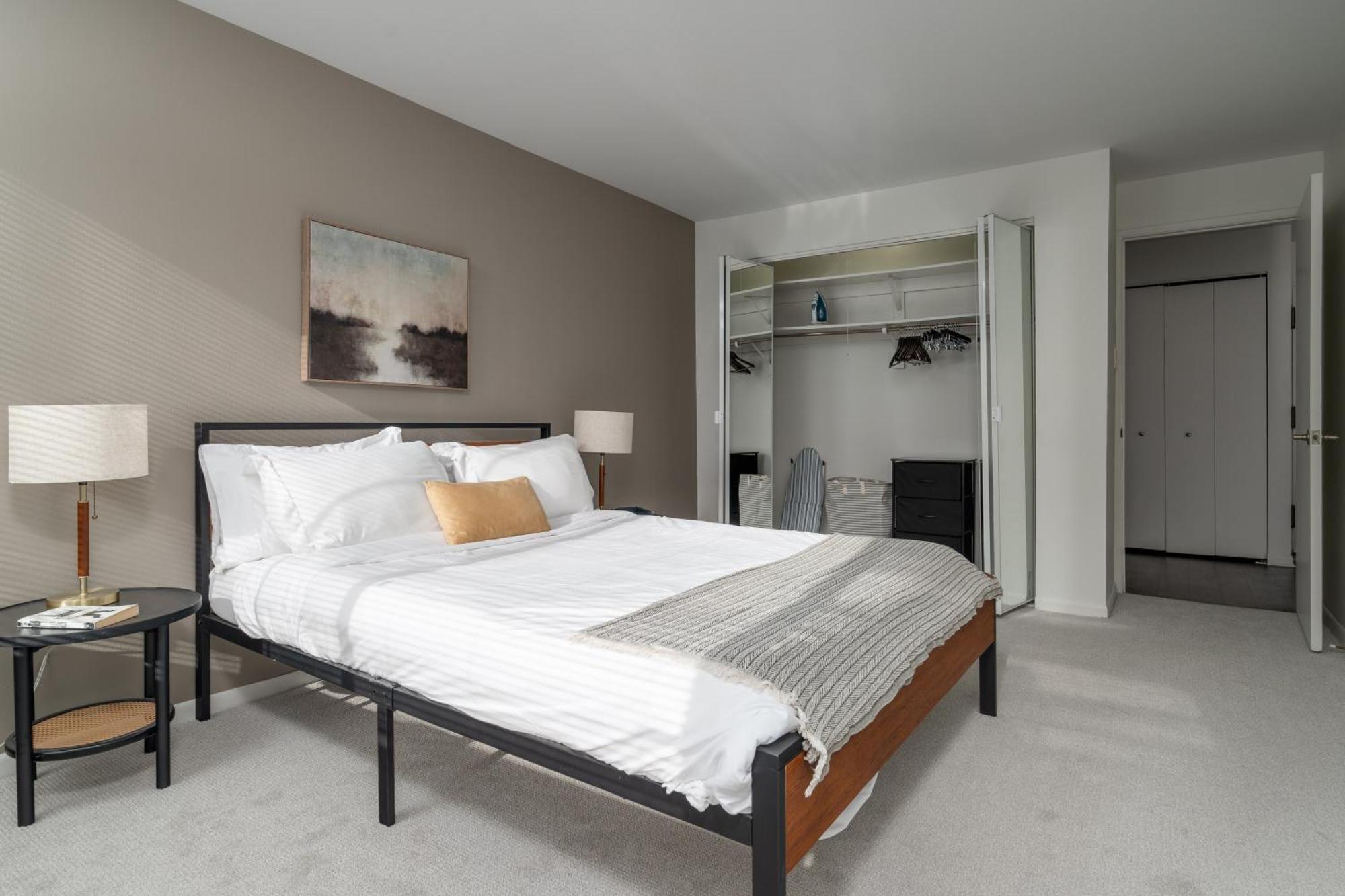 Flexhome Medical District 1br With Pool And Gym Apartment